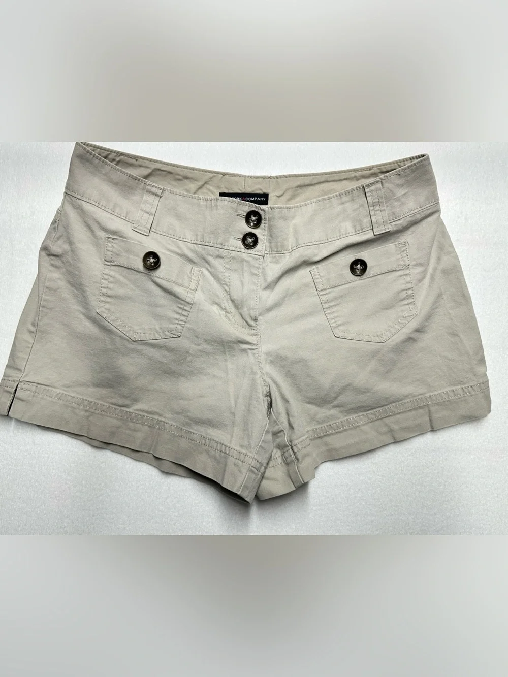 New York & Company Khaki High Waist Shorts Women’s Size 2 – 4” Inseam Summer